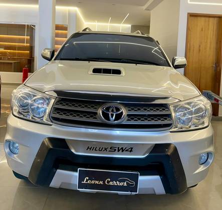TOYOTA HILUX 3.0 SRV 4X4 CD 7 LUGARES 16V TURBO INTERCOOLER DIESEL 4P AUTOMÁTICO TOYOTA HILUX 3.0 SRV 4X4 CD 7 LUGARES 16V TURBO INTERCOOLER DIESEL 4P AUTOMÁTICO